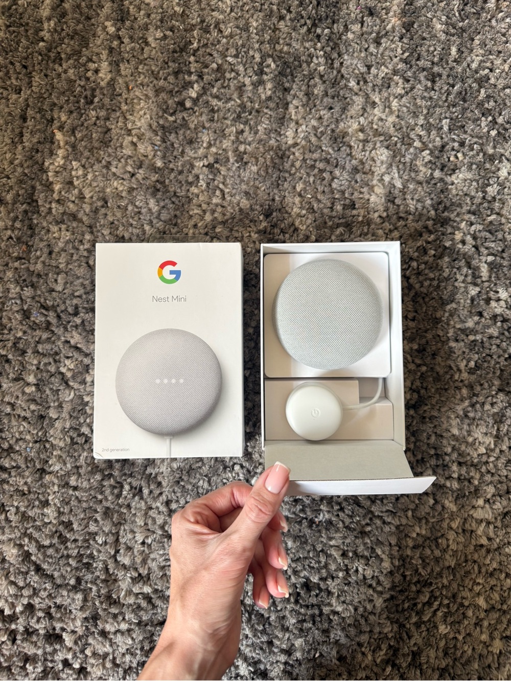 Google Nest Mini (2nd Gen) Smart Speaker - Chalk - Picture 3 of 5